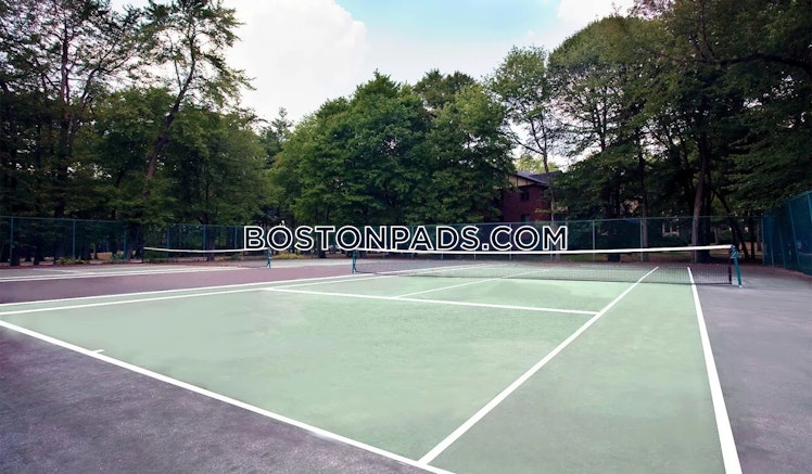 Royal Crest Dr., North Andover