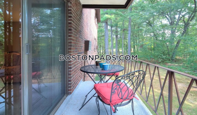 Royal Crest Dr., North Andover