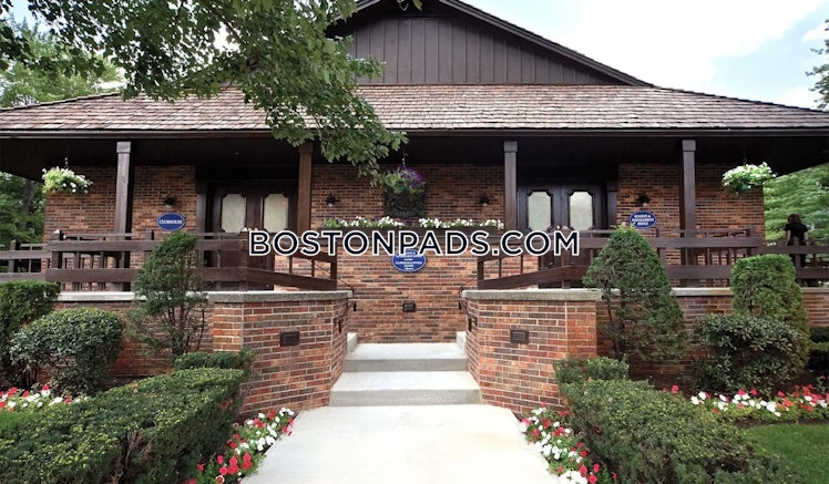 Royal Crest Dr., North Andover