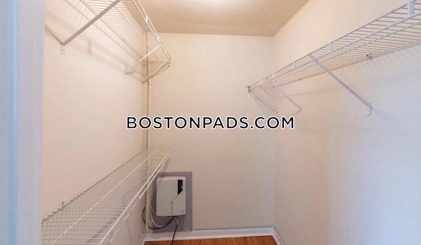 North Andover - $2,489+ /month