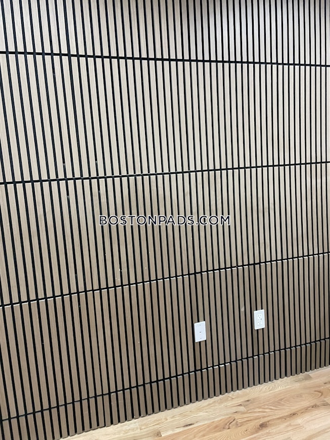 Boston - $3,800+ /mo