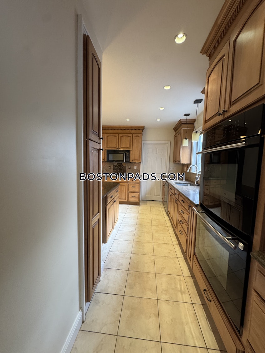 Medford - $3,100+ /month