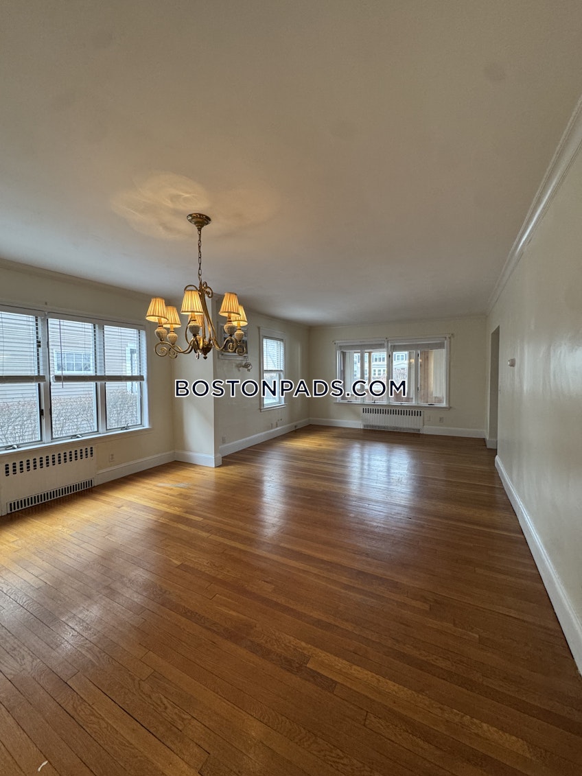 Medford - $3,100+ /month