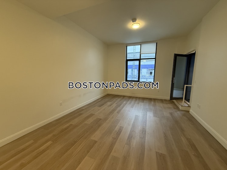 Commonwealth Ave., Boston