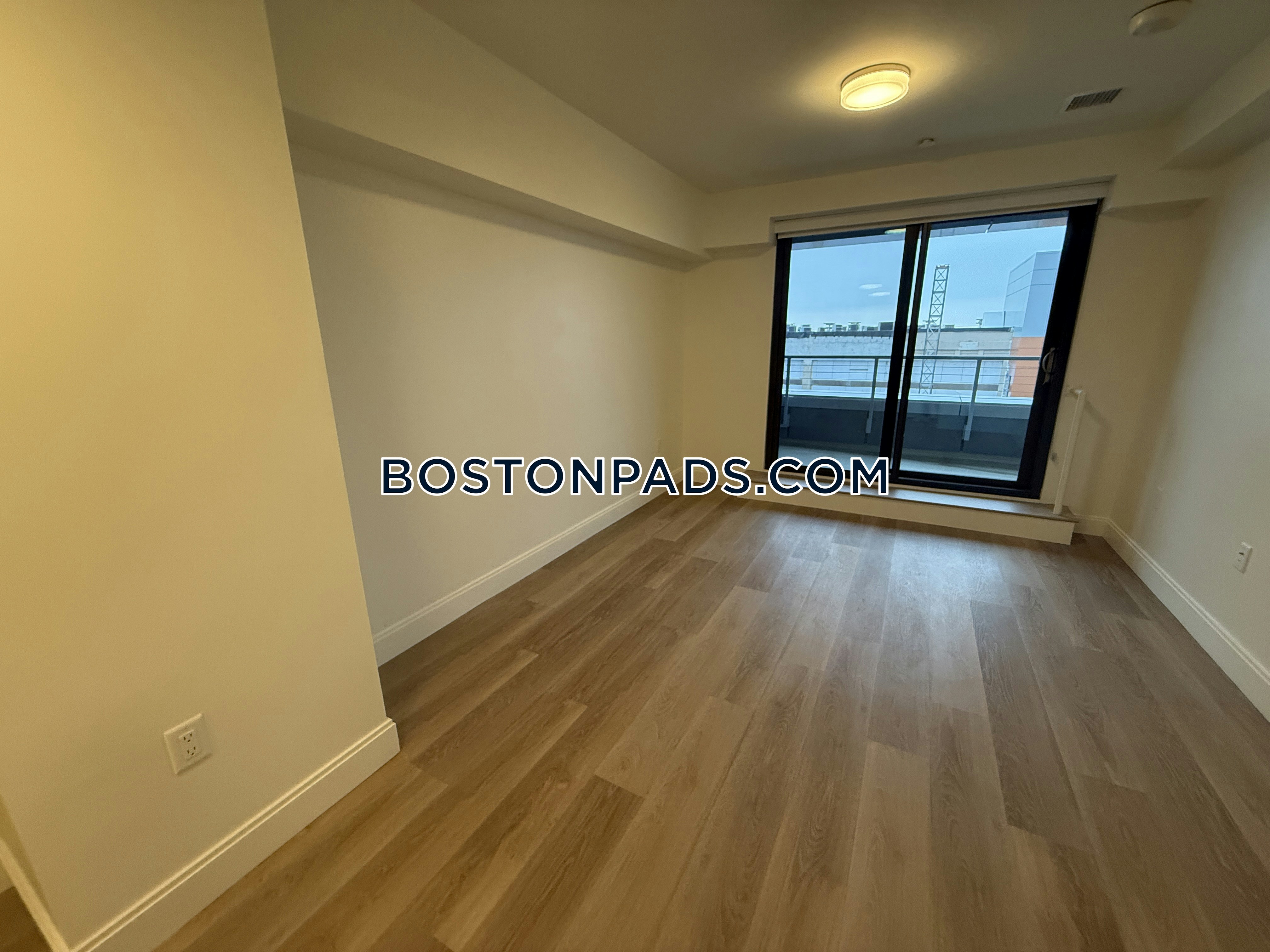 Boston - 2 Beds, 2.5 Baths