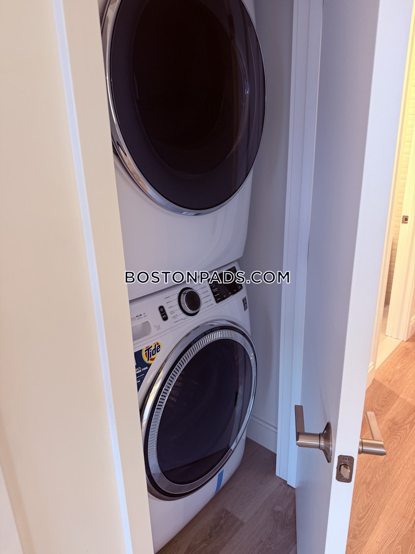 Boston - $3,900+ /month