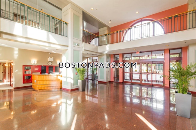 Boston - $3,350+ /mo