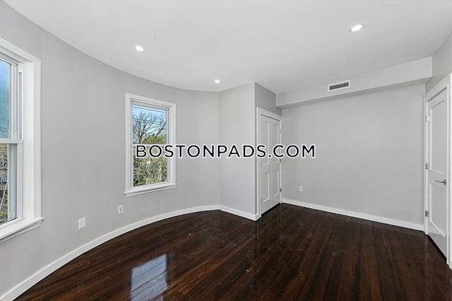 Boston - $3,400+ /mo