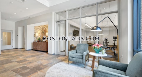 Rantoul St. Beverly photo 3