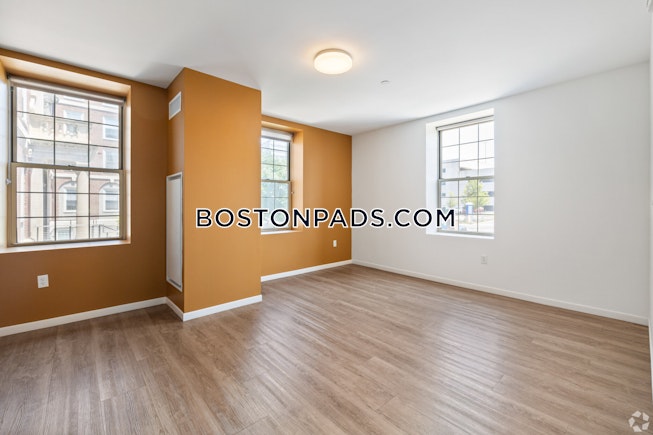 Boston - $3,950+ /mo