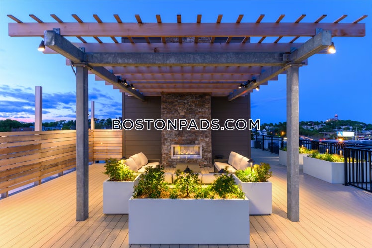 Revere Beach Pkwy, Everett