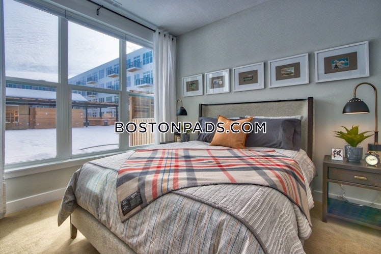 Revere Beach Pkwy, Everett