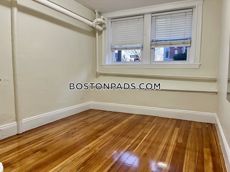 Mount Hood Rd., Boston