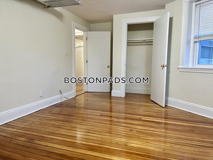 Mount Hood Rd., Boston