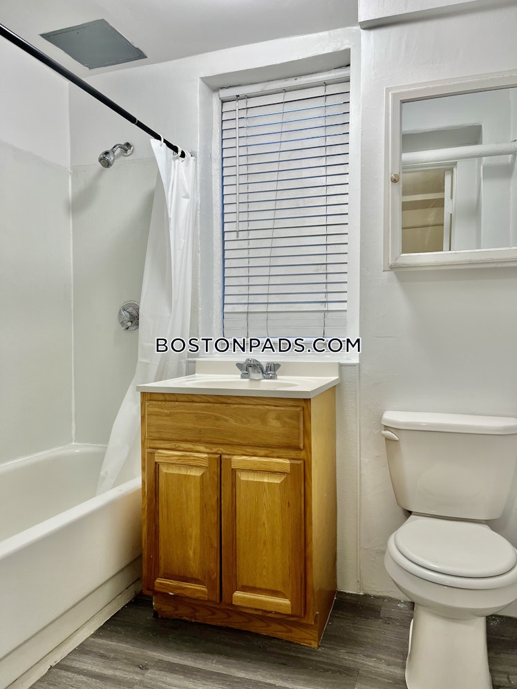 Mount Hood Rd., Boston