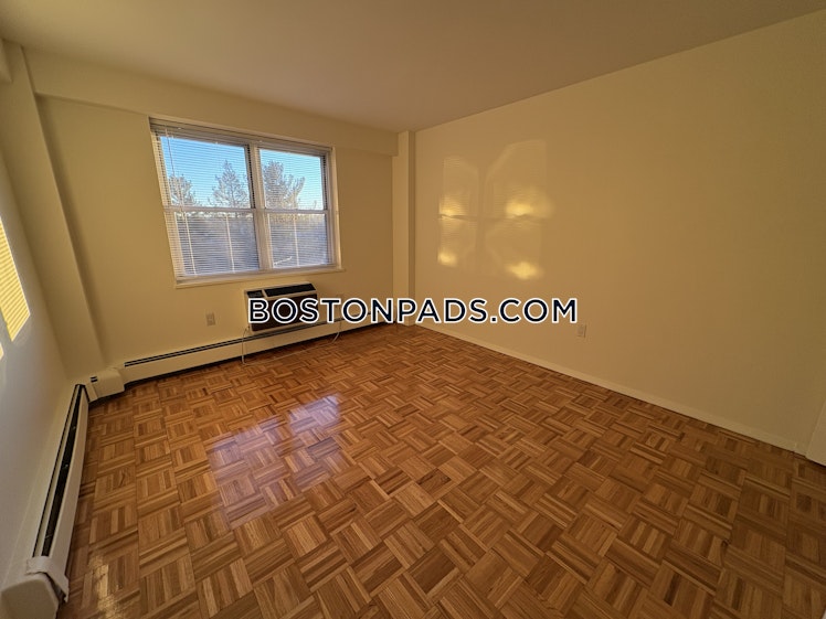 Freeman St., Brookline