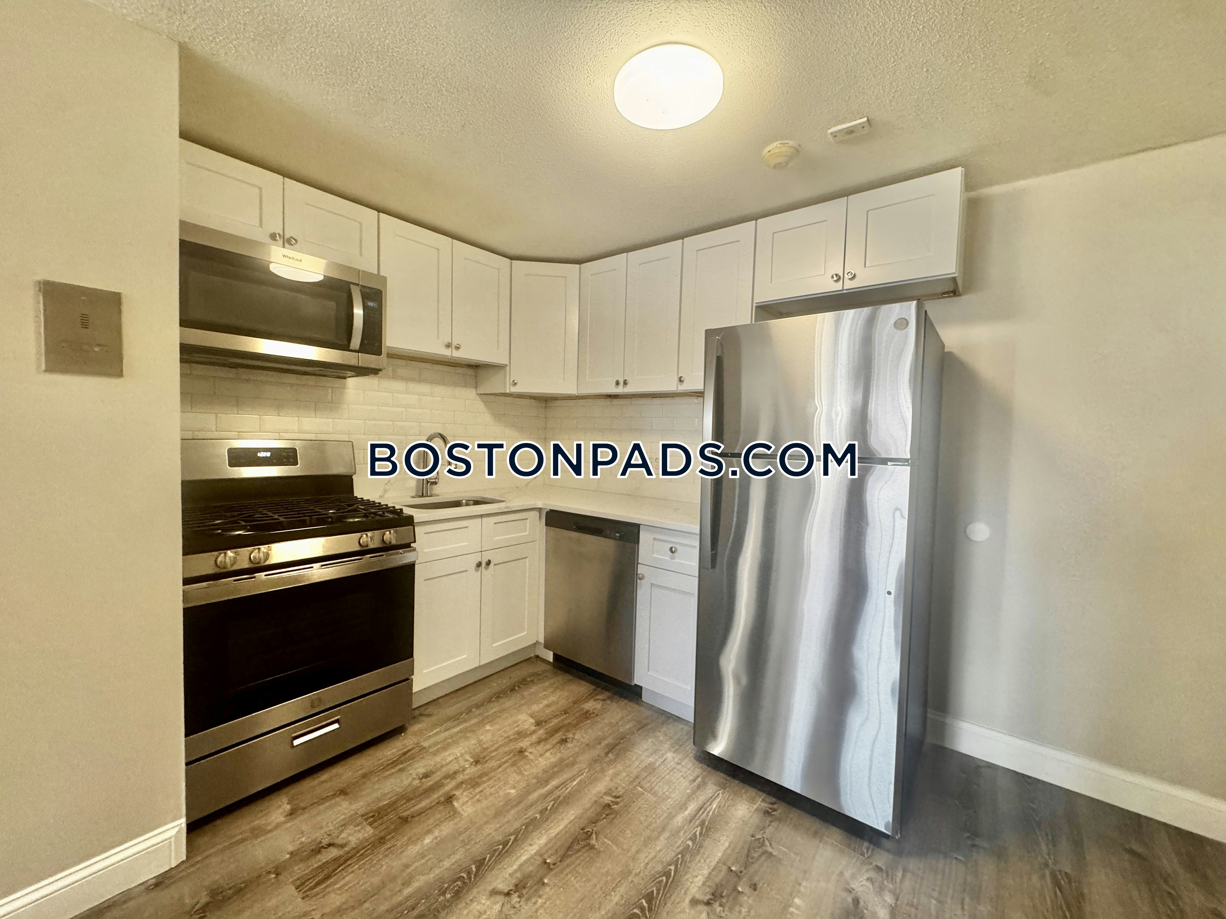 Lowell, MA - 2 Beds, 1 Bath - $2,150 - ID#8009022