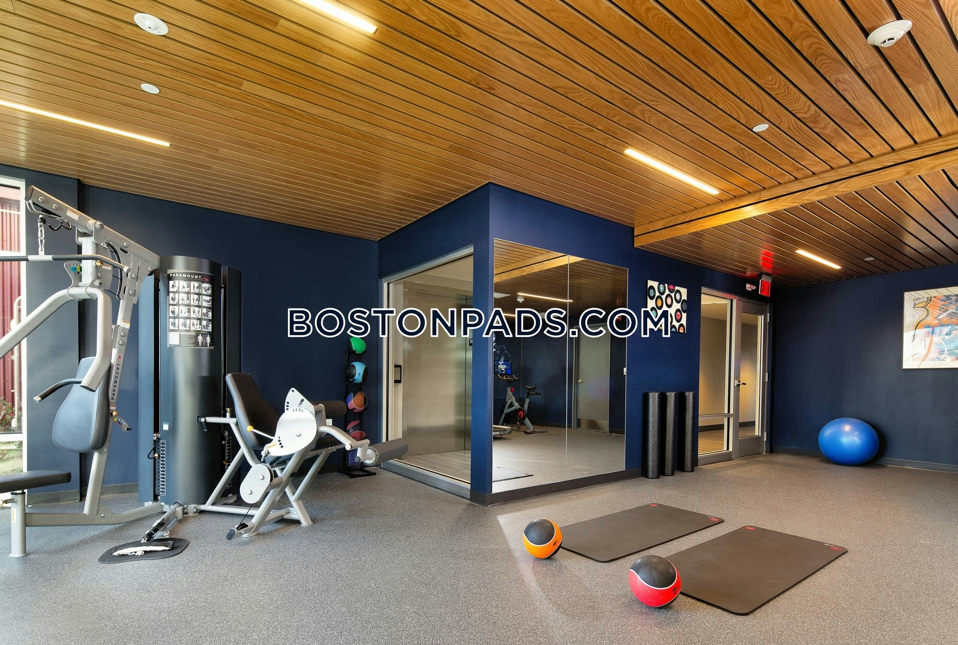 Boston - 0 Beds, 1 Baths