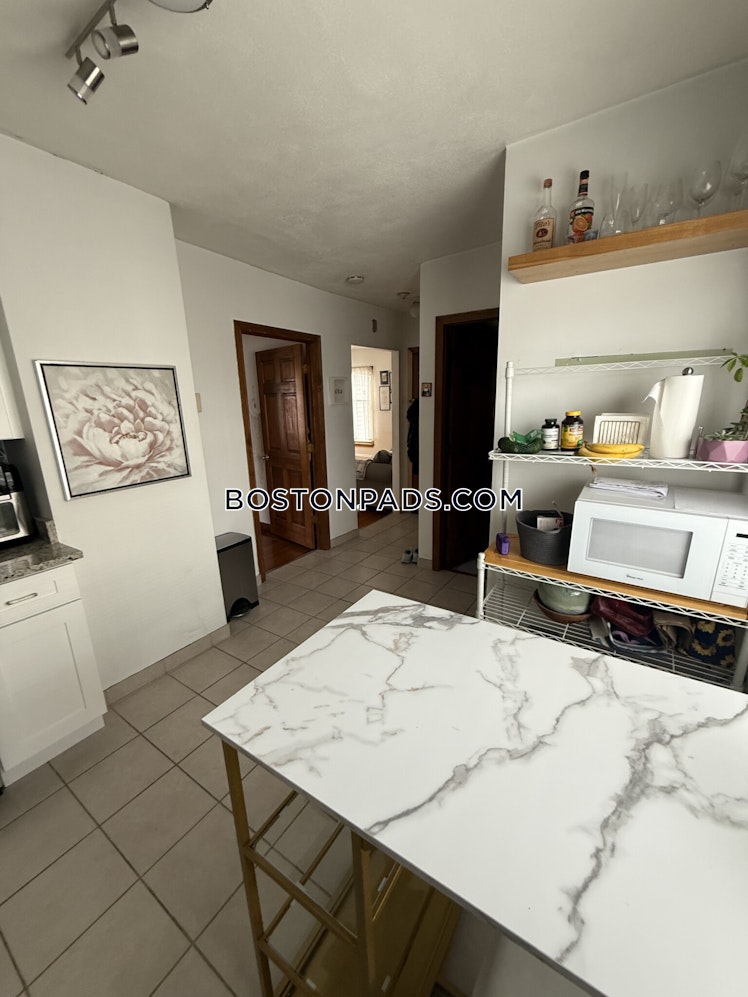 Somerville Ave., Somerville