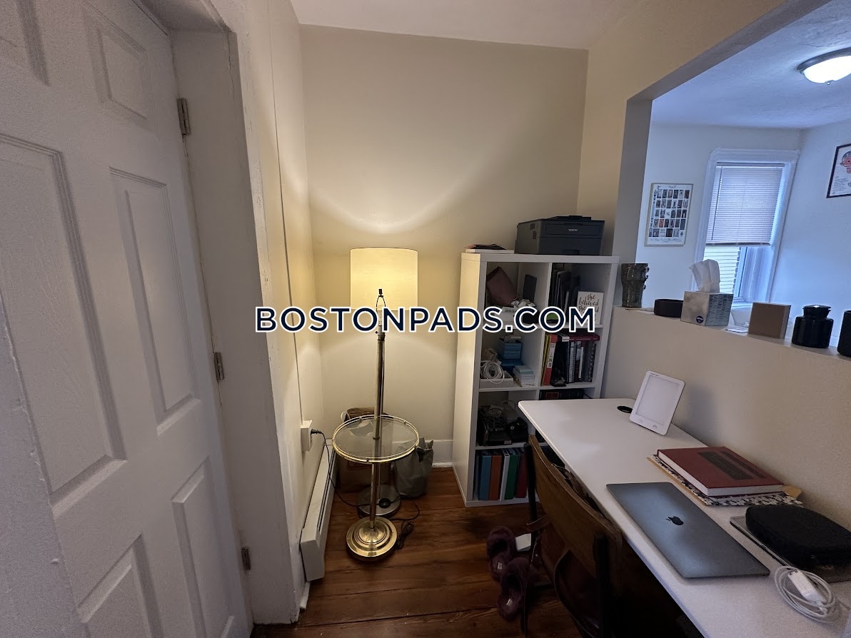 Cambridge - $3,195