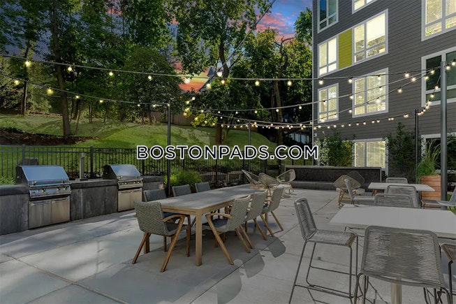 Boston - $4,600+ /mo