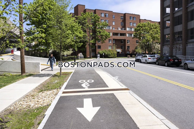 Brookline - $4,600+ /mo