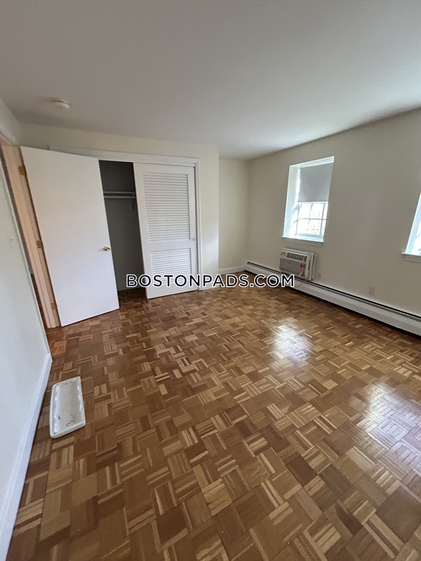Lexington - $2,275+ /month