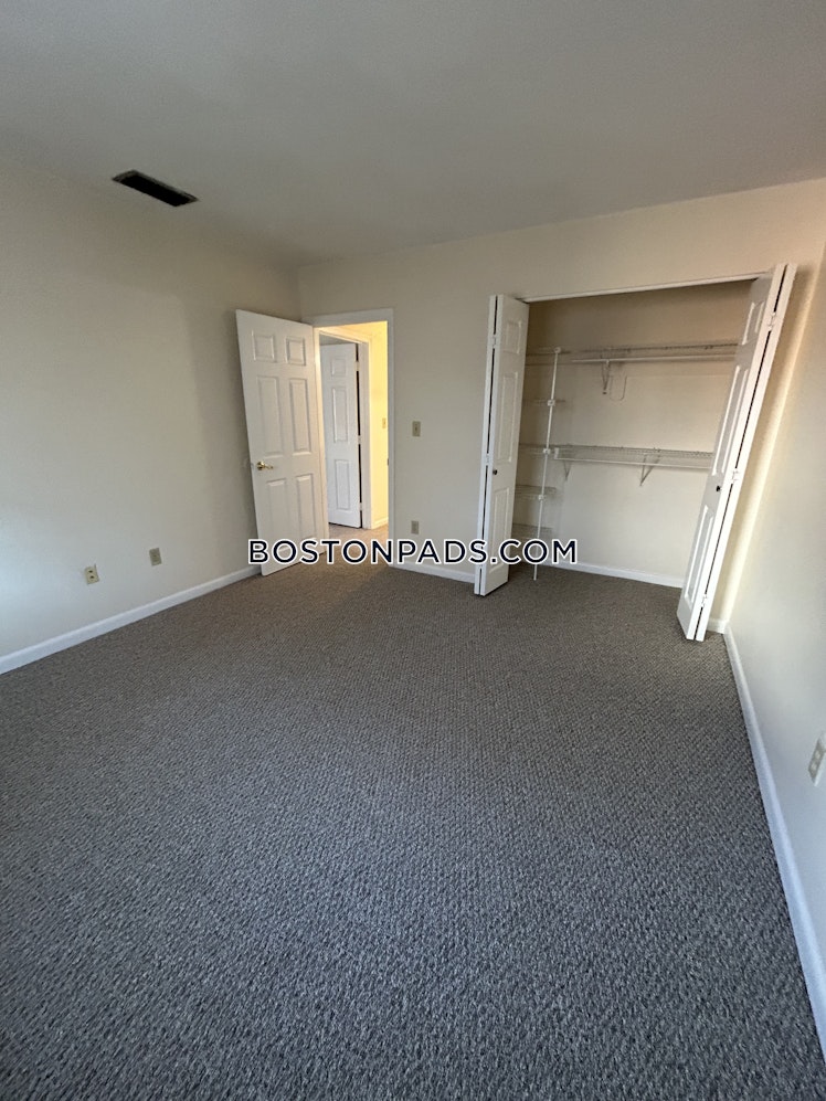 April Ln., Lexington