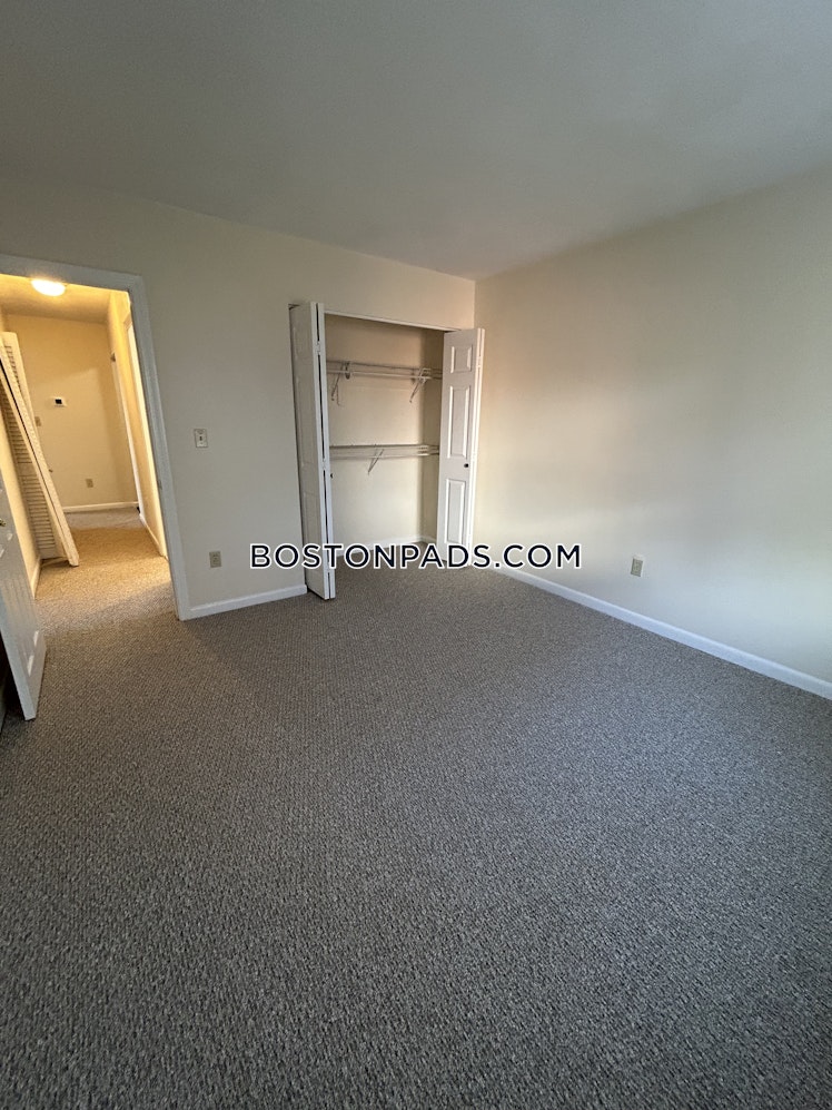 April Ln., Lexington