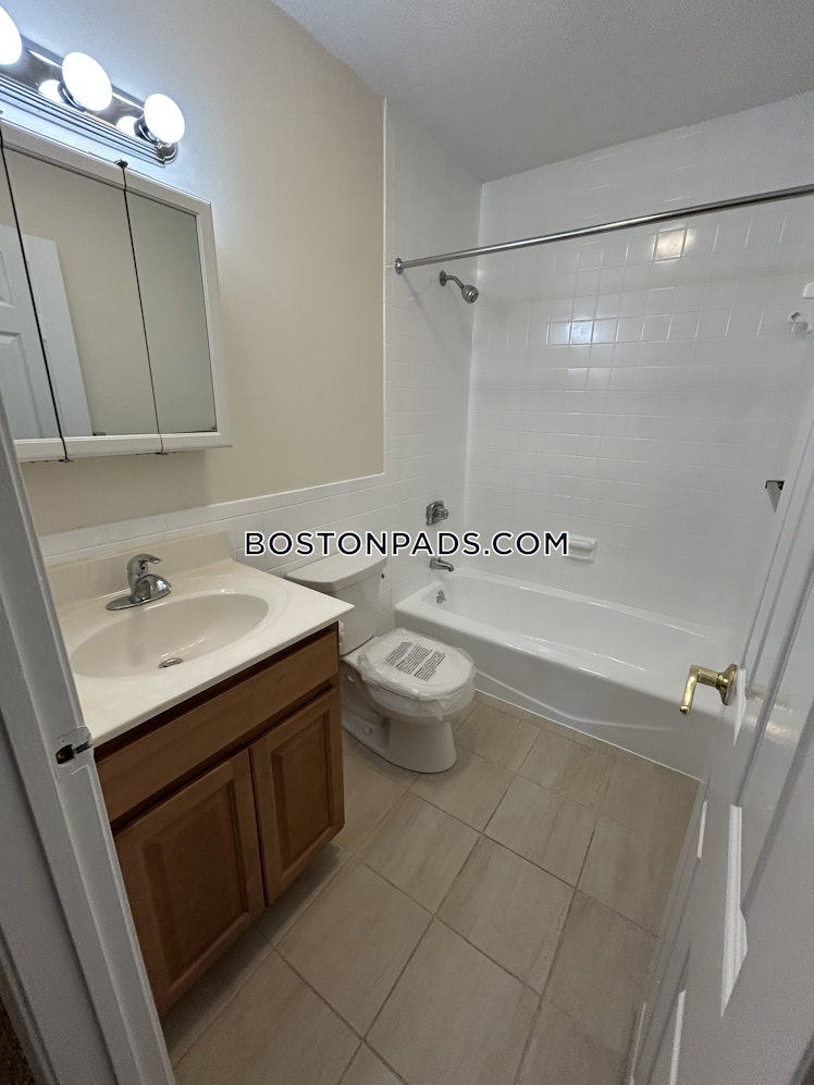 April Ln., Lexington