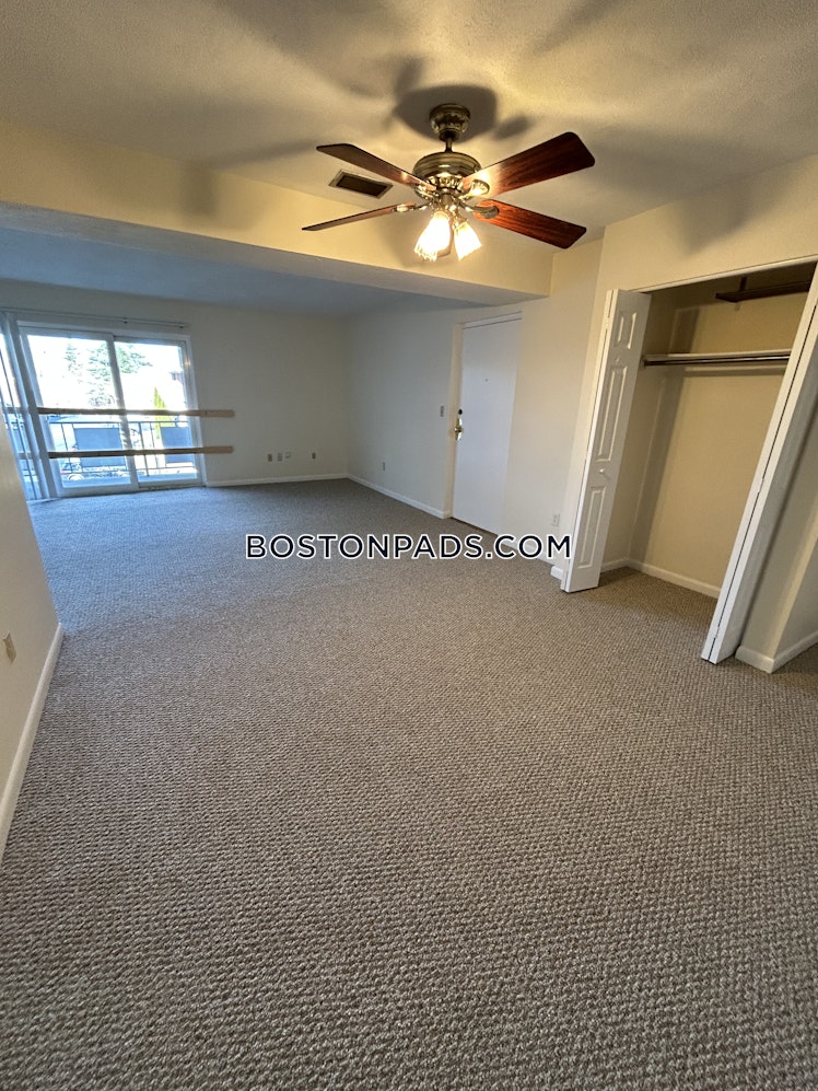 April Ln., Lexington