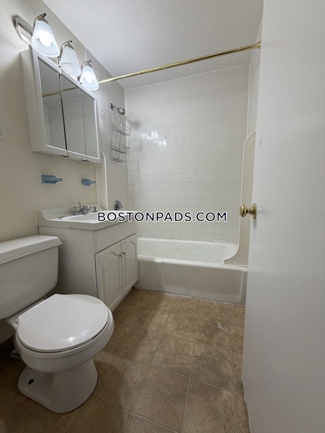 Boston - $2,700+ /mo