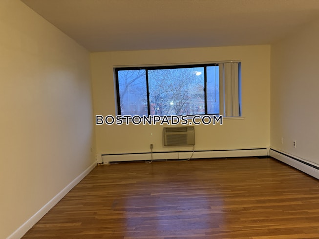 Boston - $2,700+ /mo