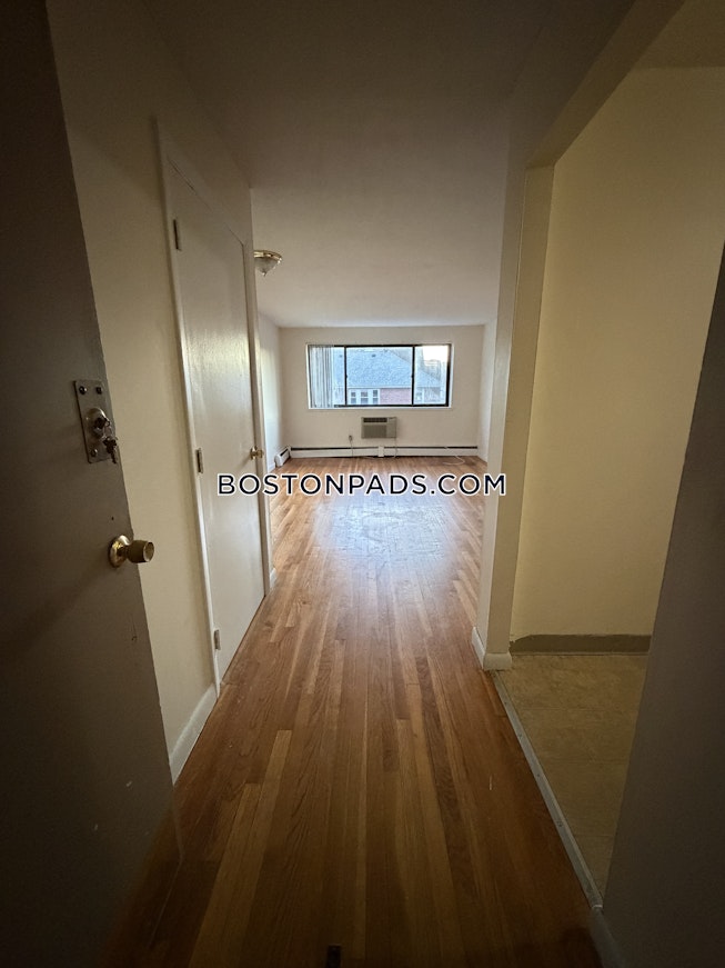 Boston - $2,400+ /mo