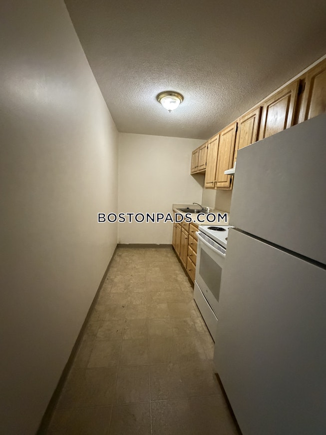 Boston - $2,400+ /mo