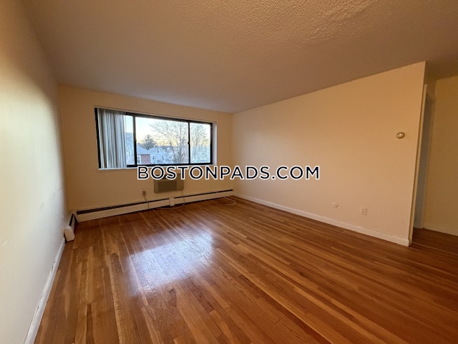 Boston - $2,400+ /mo