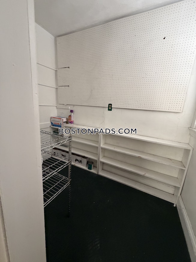 Boston - $3,800+ /mo