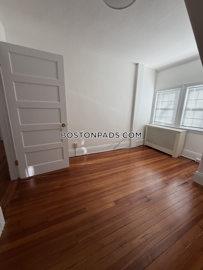 Boston - $3,800+ /mo