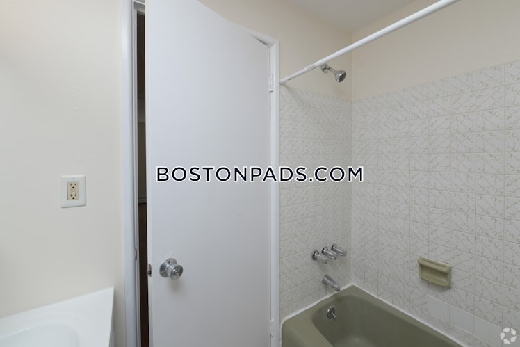 Middle St., Weymouth