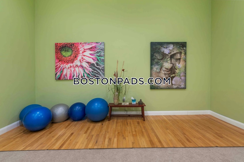 Boston - $2,350+ /month