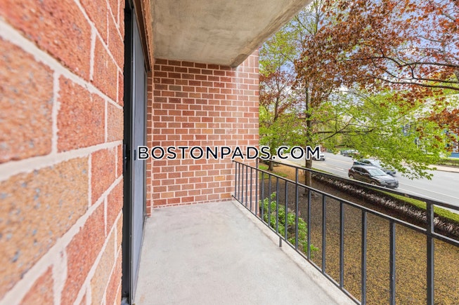 Boston - $2,350+ /mo