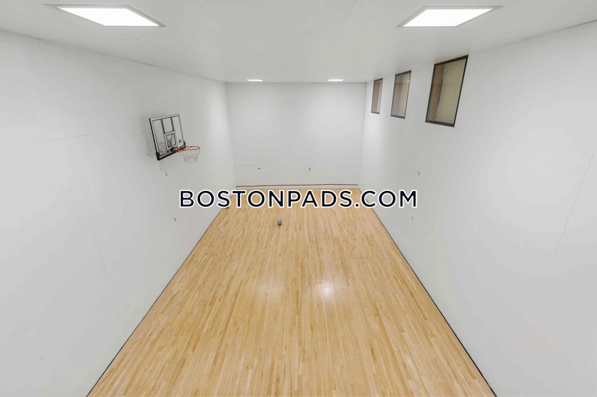 Boston - $2,400+ /month