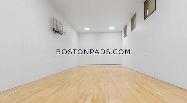 Boston - $2,400+ /mo