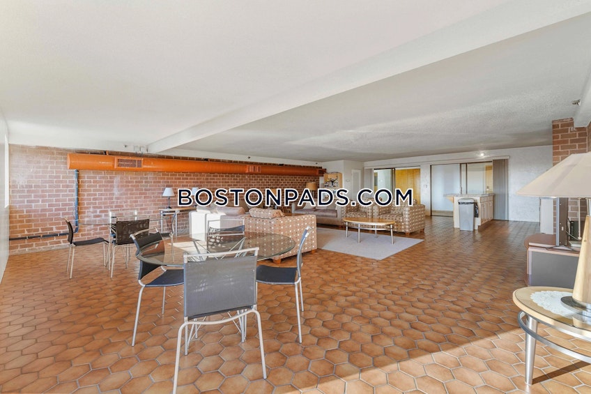 Boston - $2,400+ /month