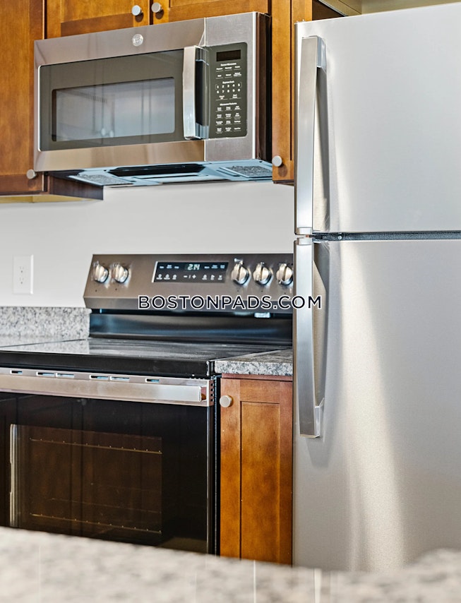 Boston - $2,400+ /mo