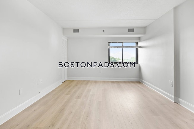 Boston - $2,400+ /mo