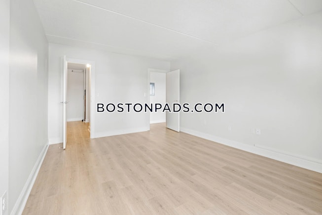 Boston - $2,400+ /mo