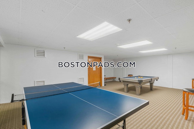 Boston - $3,200+ /mo