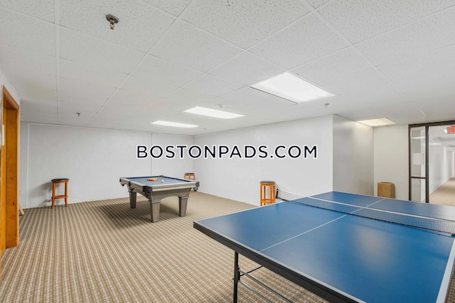 Boston - $3,200+ /mo