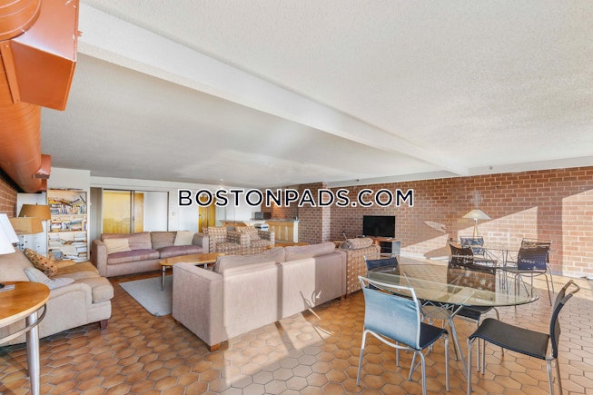 Boston - $3,200+ /mo